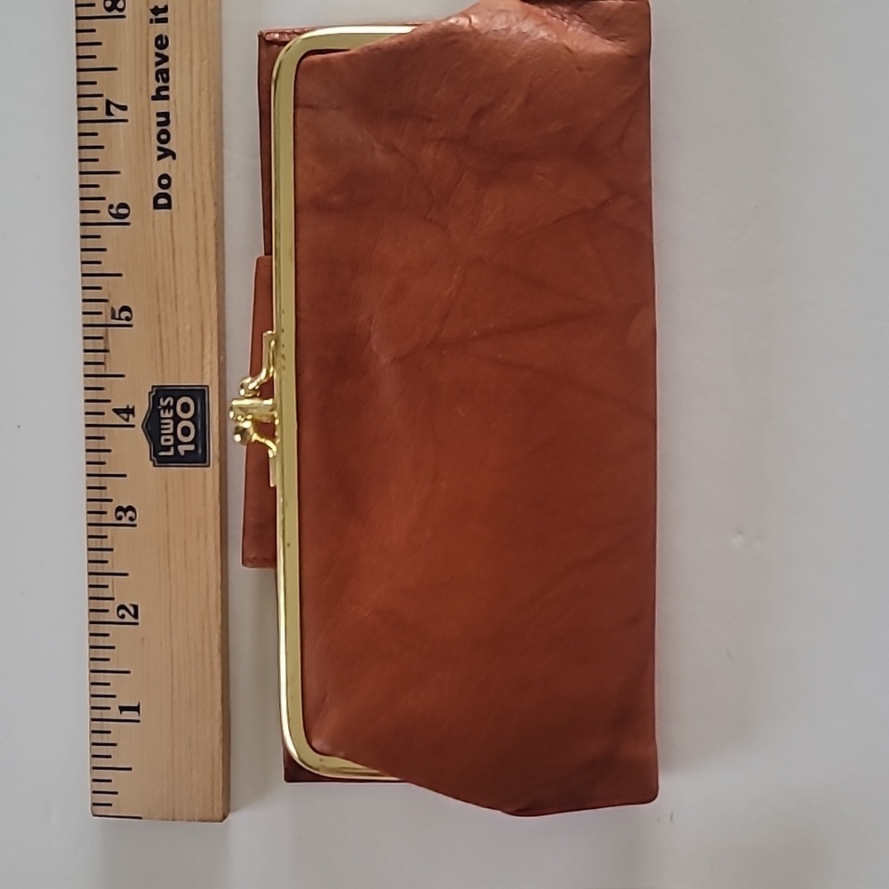 Buxton Ladies Wallet  Clutch Multiple Card  slots Kiss Coin Closure